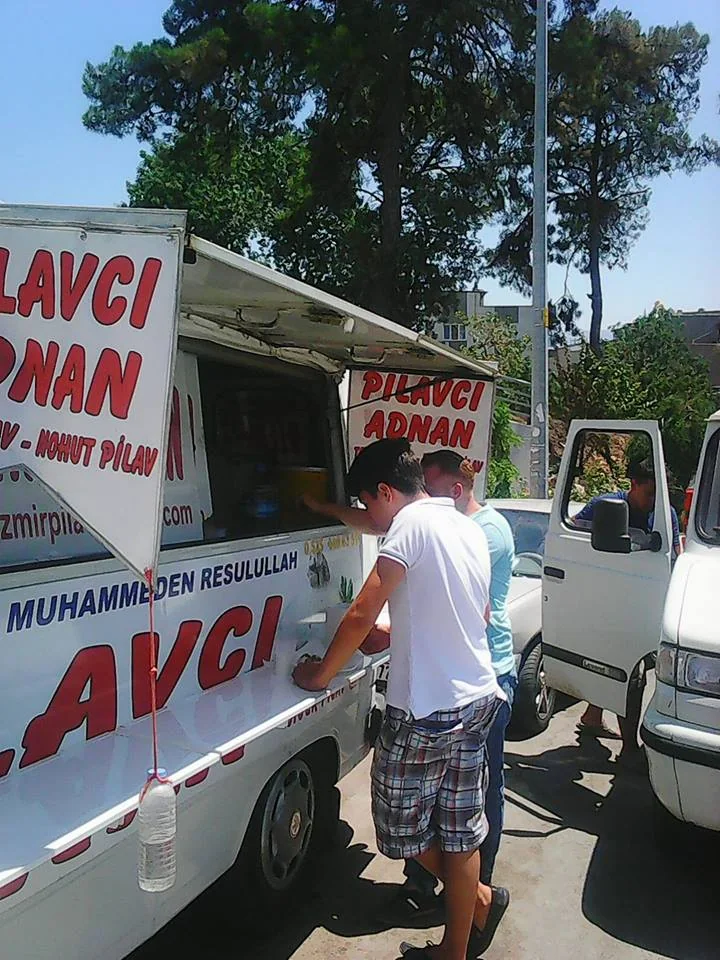Pilavcı Adnan pilav hazırlığı